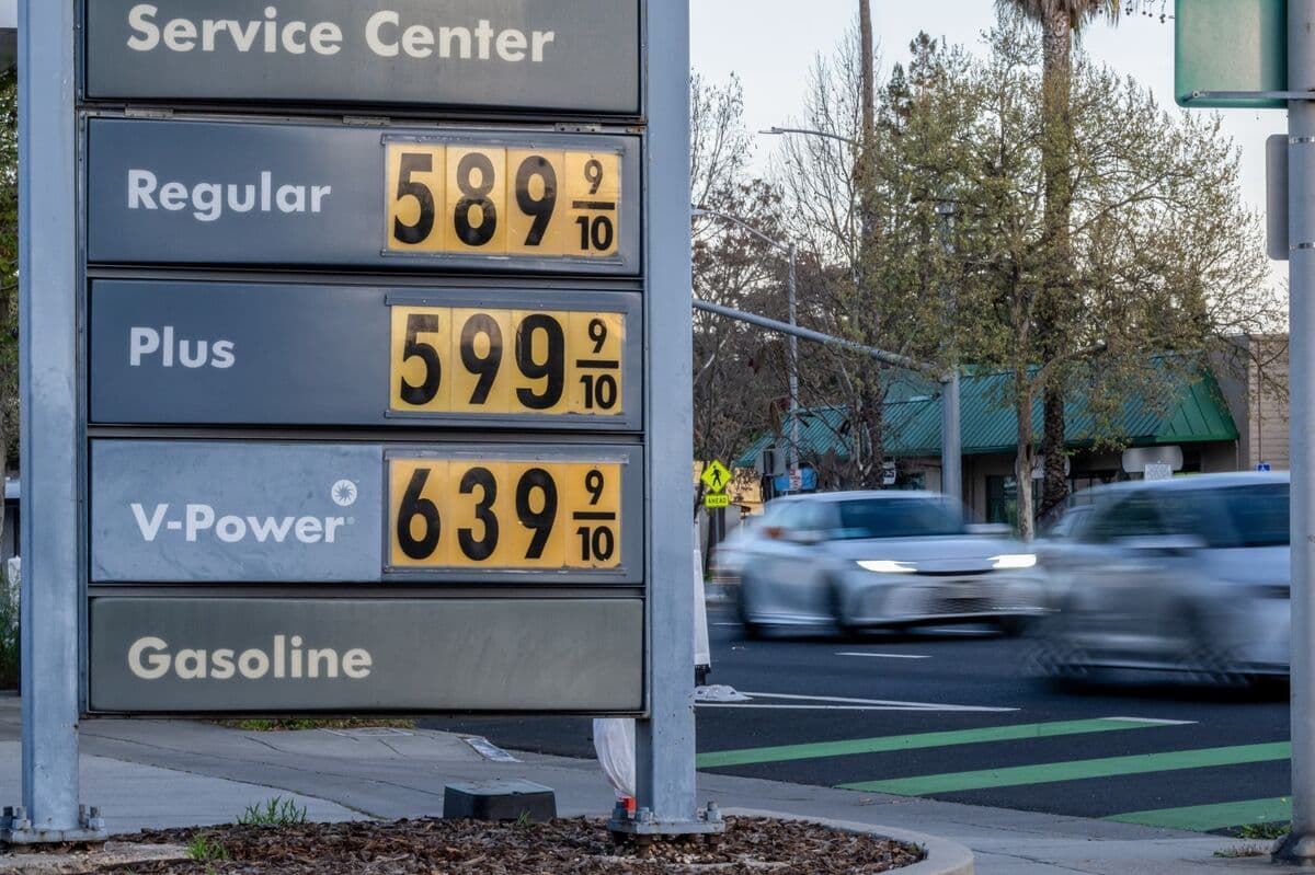 Oil Price Surge Fuels Economic Growth Concerns Among Investors
