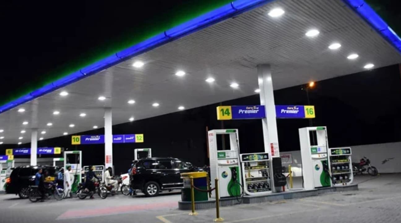 Govt cuts petrol price by Rs4.08, diesel by Rs2.45 per litre