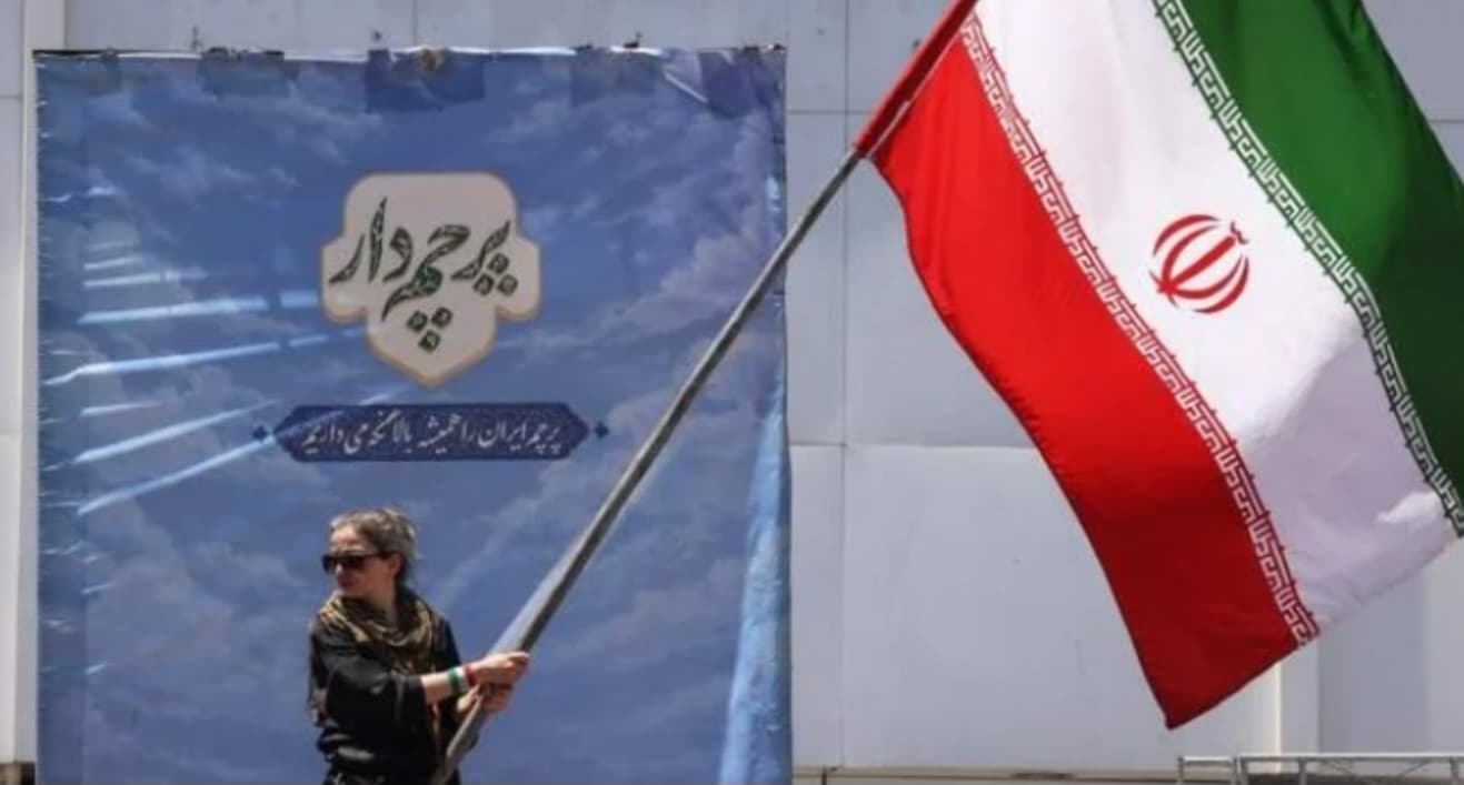 US and Iran edge towards Hormuz deal amid fresh maritime attacks