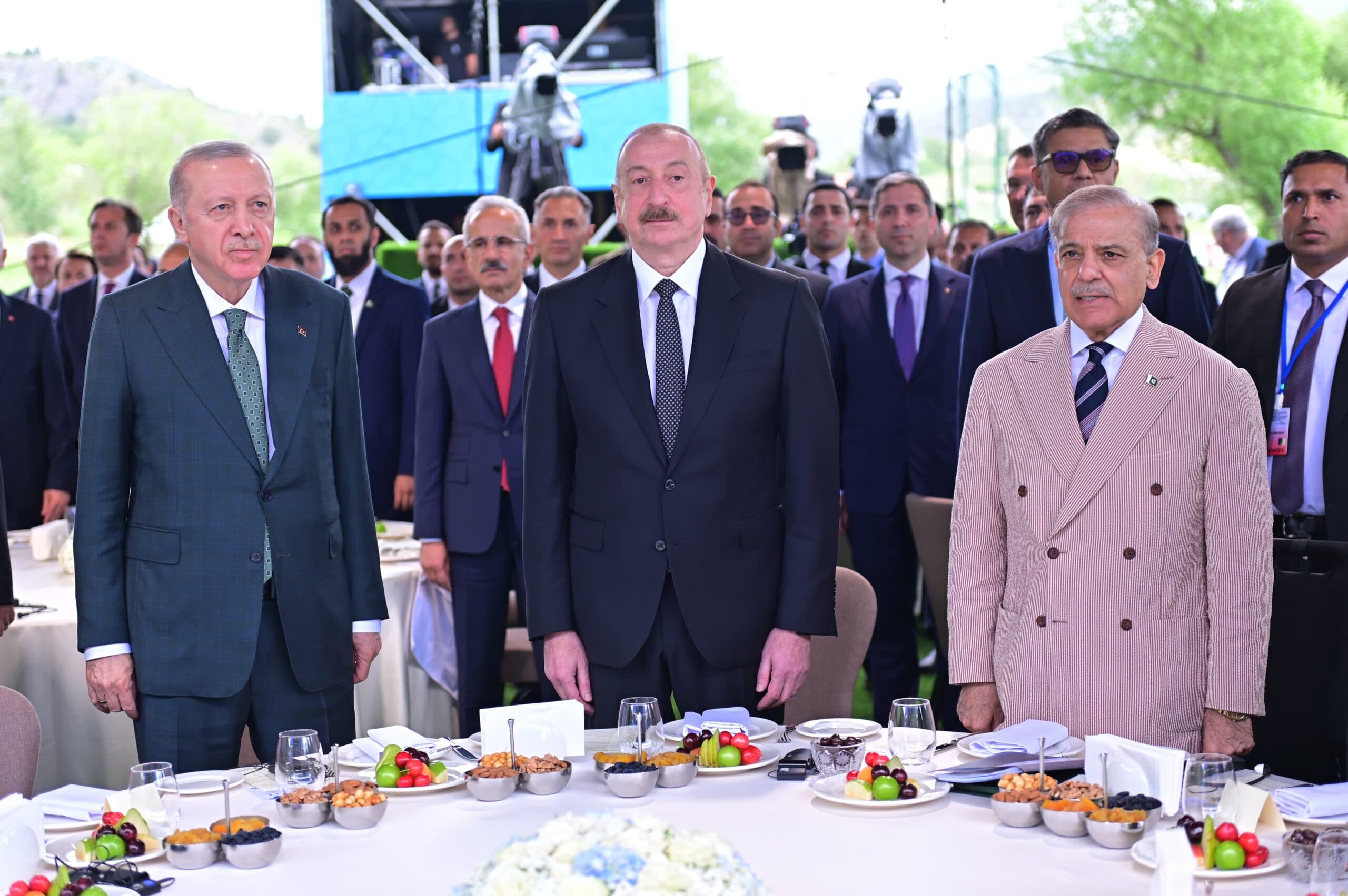 Prime Minister Shehbaz Sharif calls for unity, peace in region as he addresses Azerbaijan’s Independence Day Ceremony